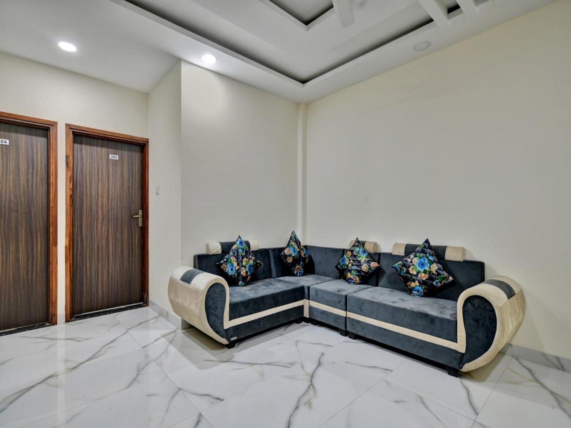 Oyo Hotel Dr Greens Indore Exterior photo